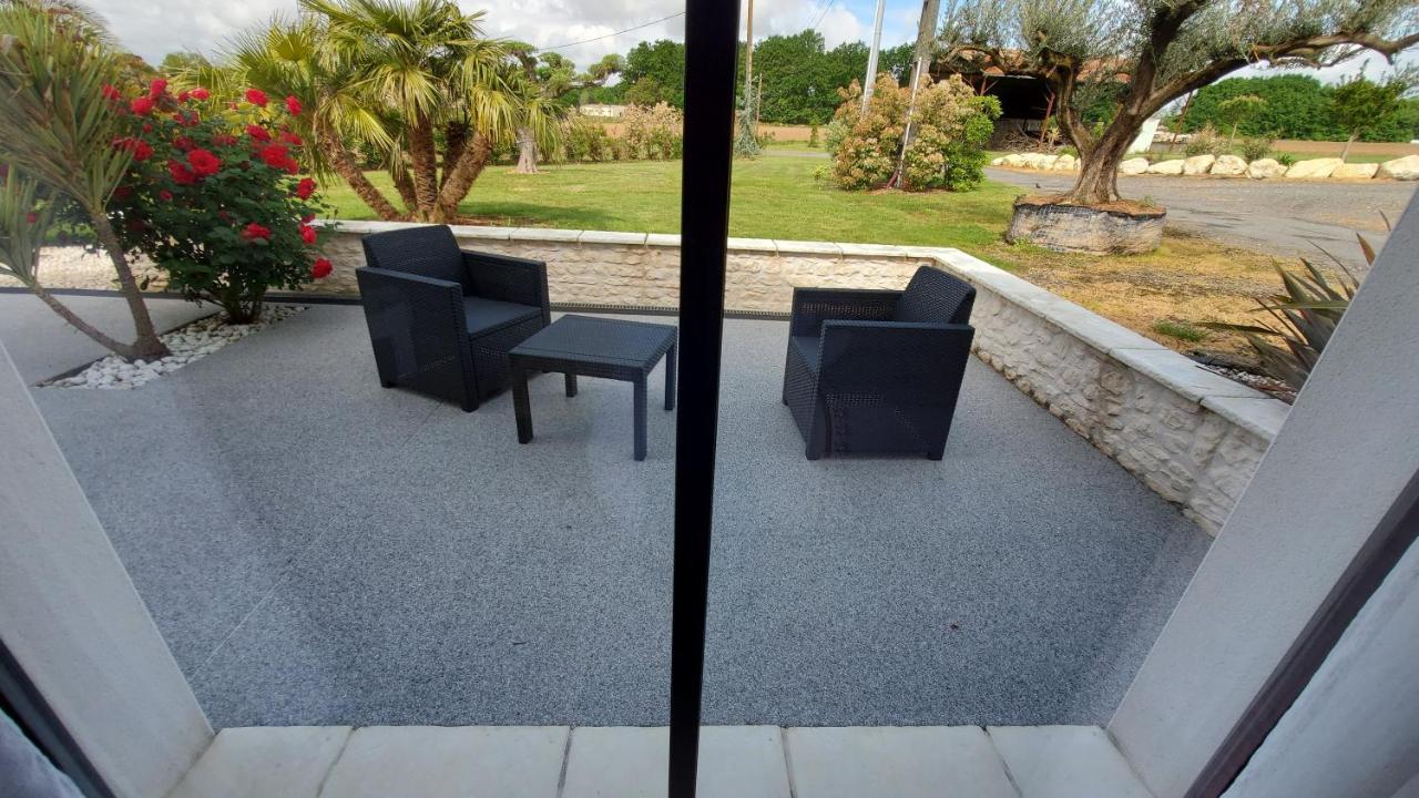 Bed and Breakfast Les Cuves - Saintes Chaniers Екстер'єр фото
