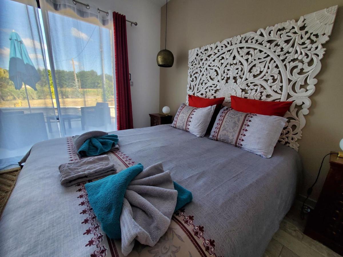 Bed and Breakfast Les Cuves - Saintes Chaniers Екстер'єр фото