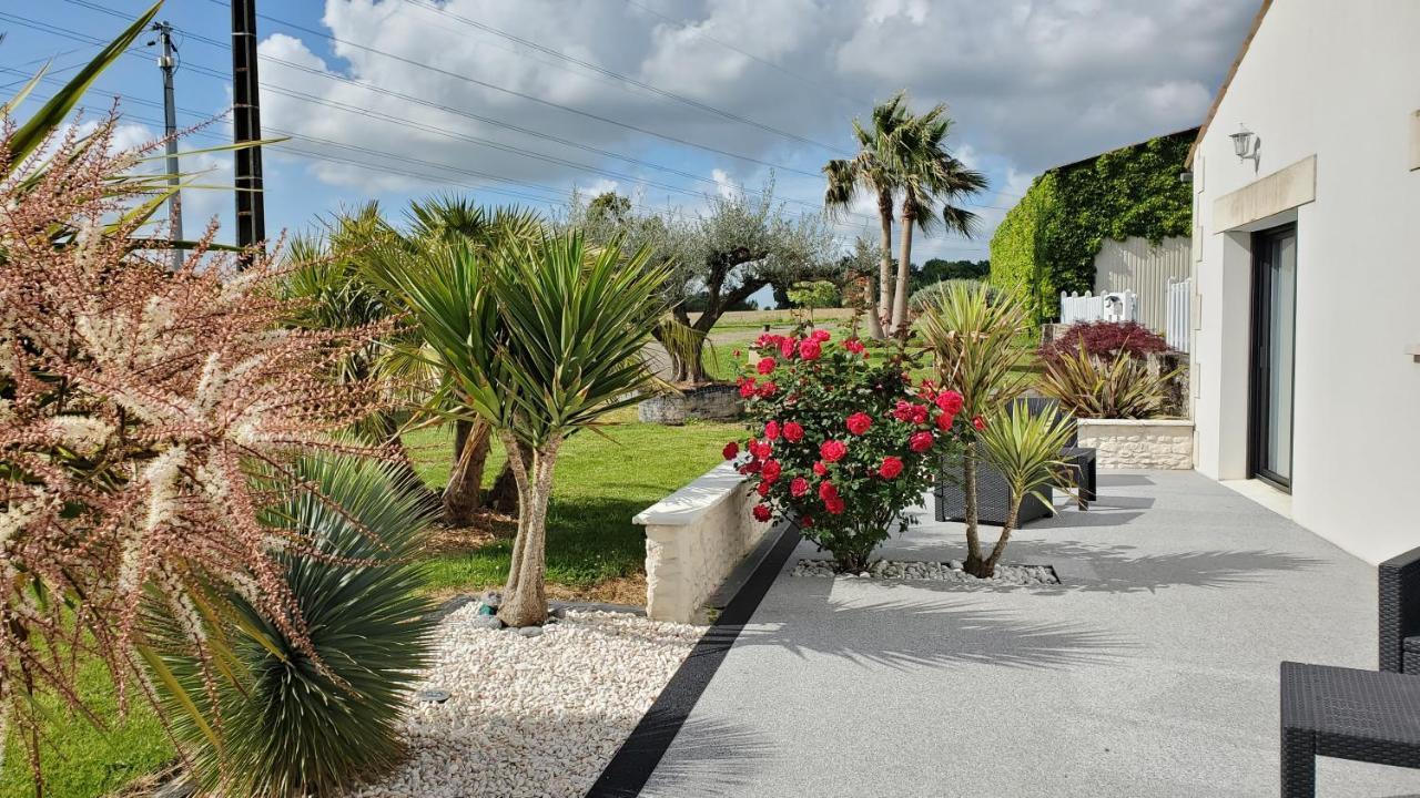 Bed and Breakfast Les Cuves - Saintes Chaniers Екстер'єр фото