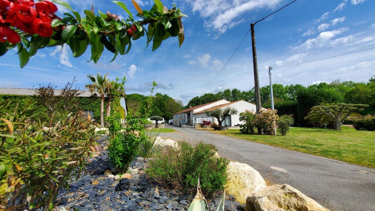 Bed and Breakfast Les Cuves - Saintes Chaniers Екстер'єр фото